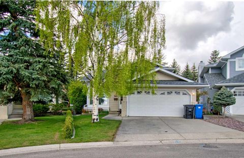 Photo of 345 Sandringham Court NW, Calgary, AB T3K 3V6 (MLS # A2314042)