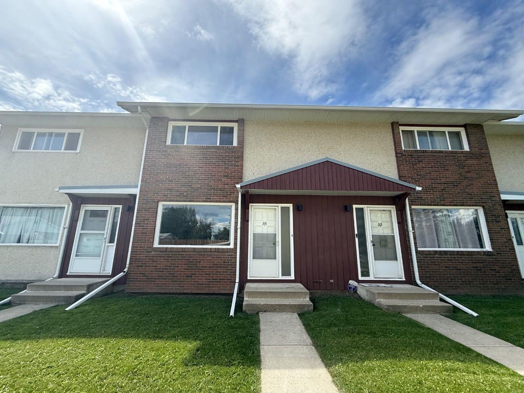 Photo of 441 Switzer Drive #36, Hinton, AB T7V 1Z7 (MLS # A2339737)