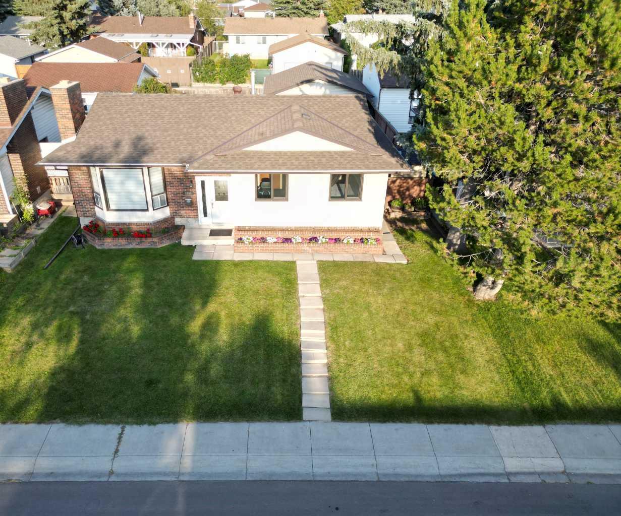 1808 65 Street NE