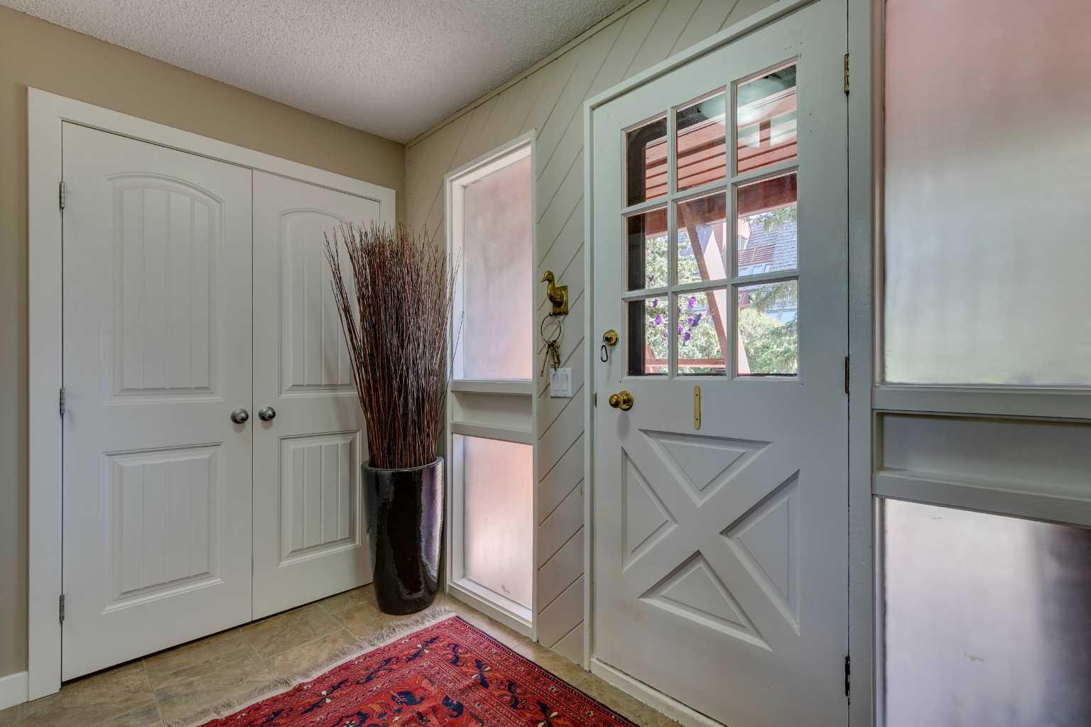 828 Coach Bluff Crescent SW 10