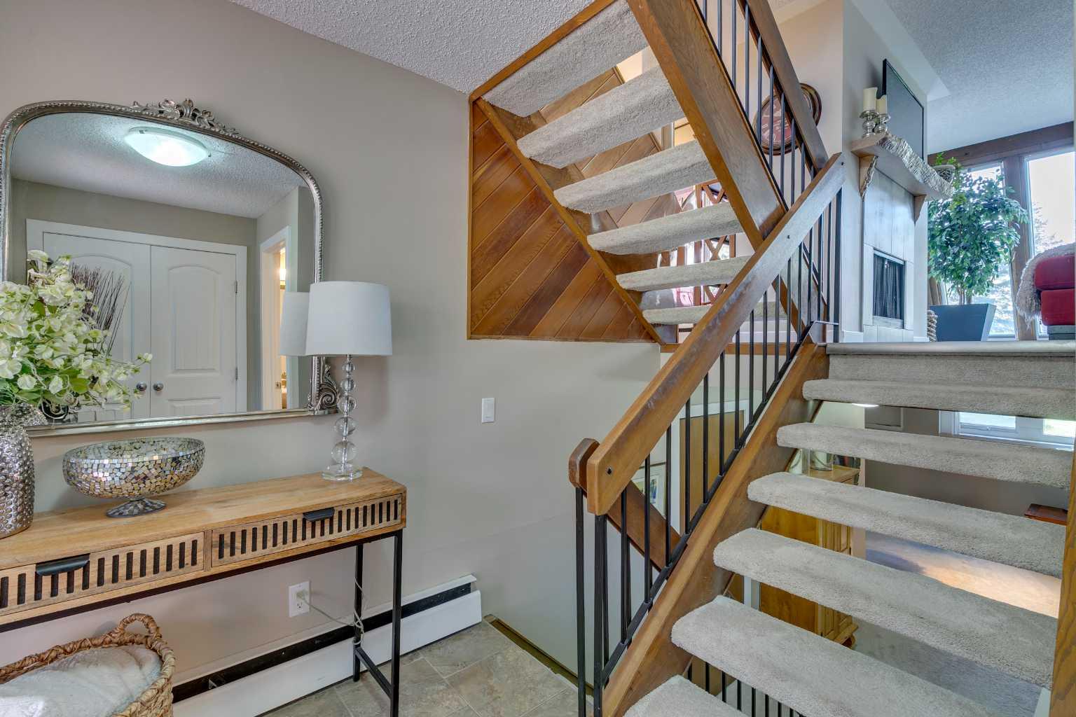 828 Coach Bluff Crescent SW 10