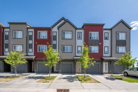 100 Copperstone Villas SE Calgary AB T2Z 5E3