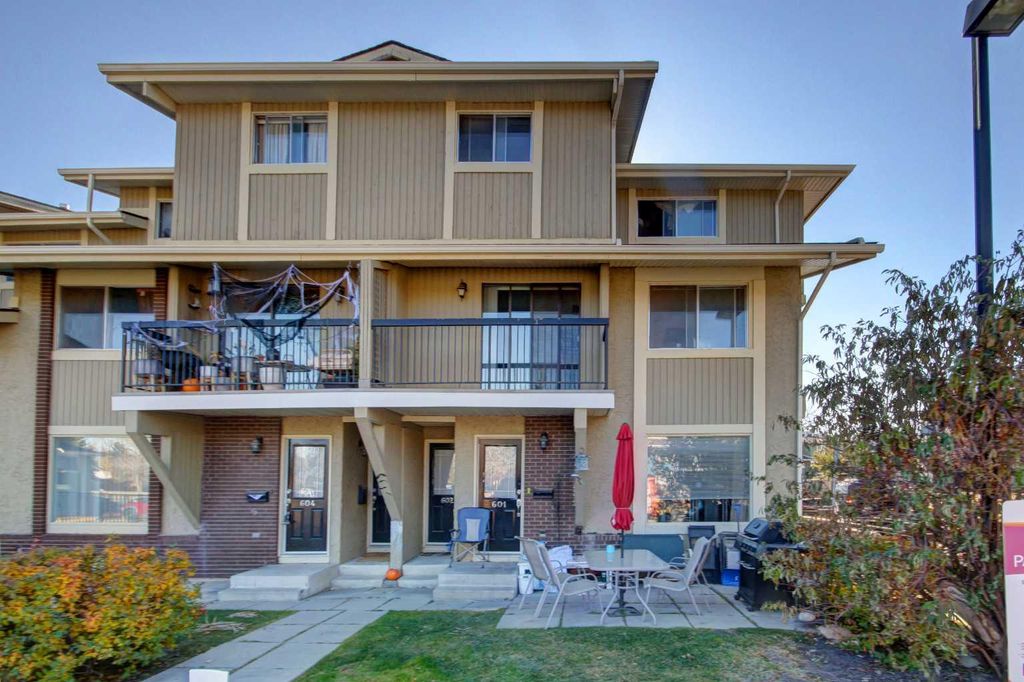 Photo of 2200 Woodview Drive SW #602, Calgary, AB T2W 3N6 (MLS # A2282407)