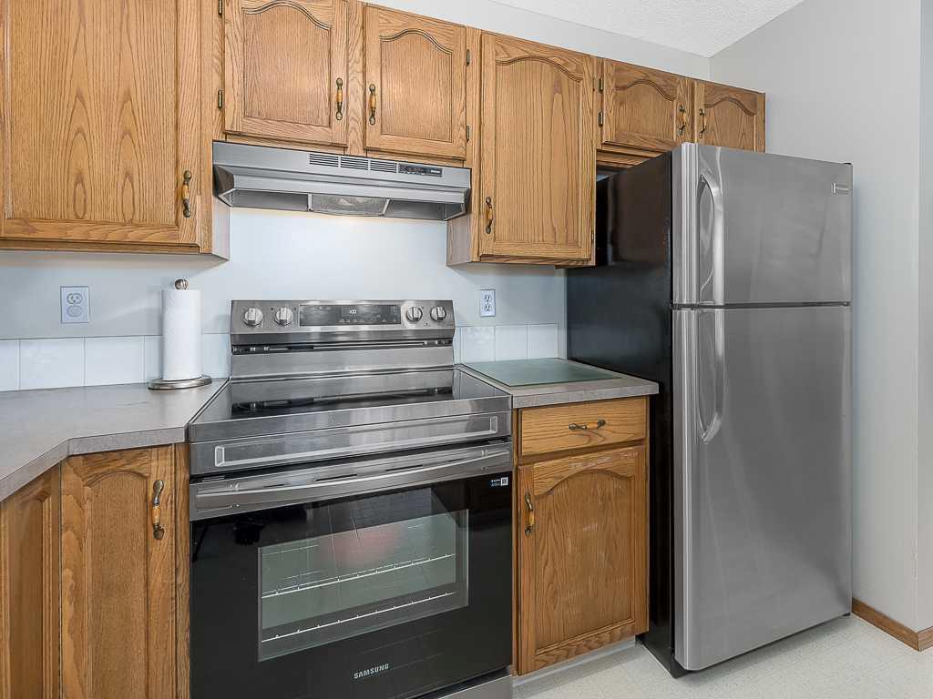 119 Mt Douglas Manor SE