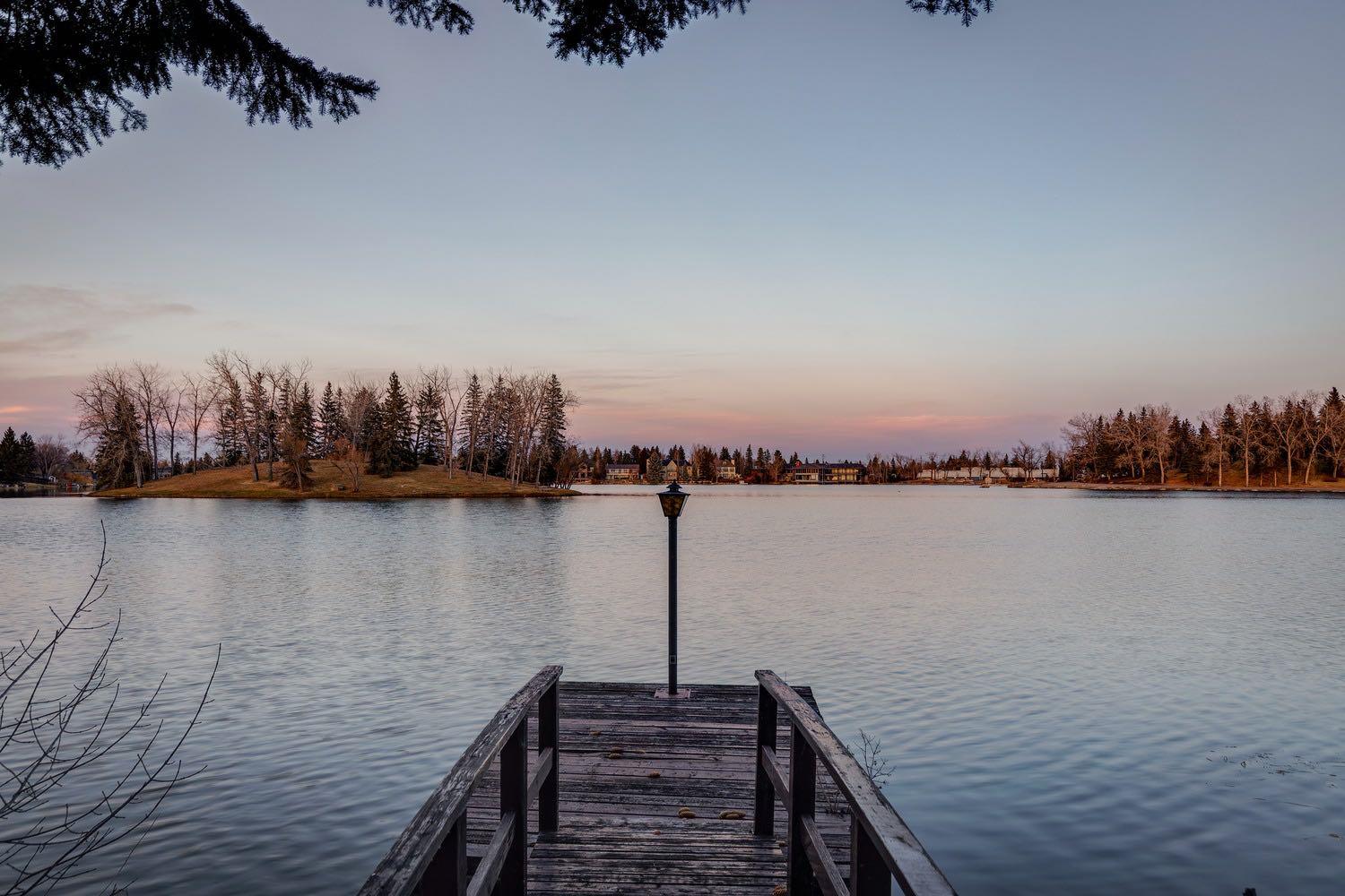 540 Lake Moraine Green SE