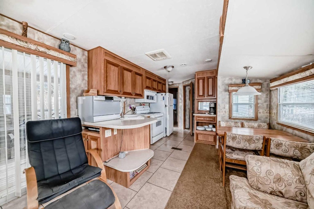 Photo of 45 Points West Resort, Sylvan Lake, AB T4S 1T3 (MLS # A2350137)