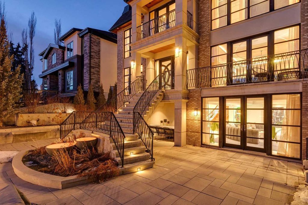 Photo of 1118 Premier Way SW, Calgary, AB T2R 1L6 (MLS # A2286020)