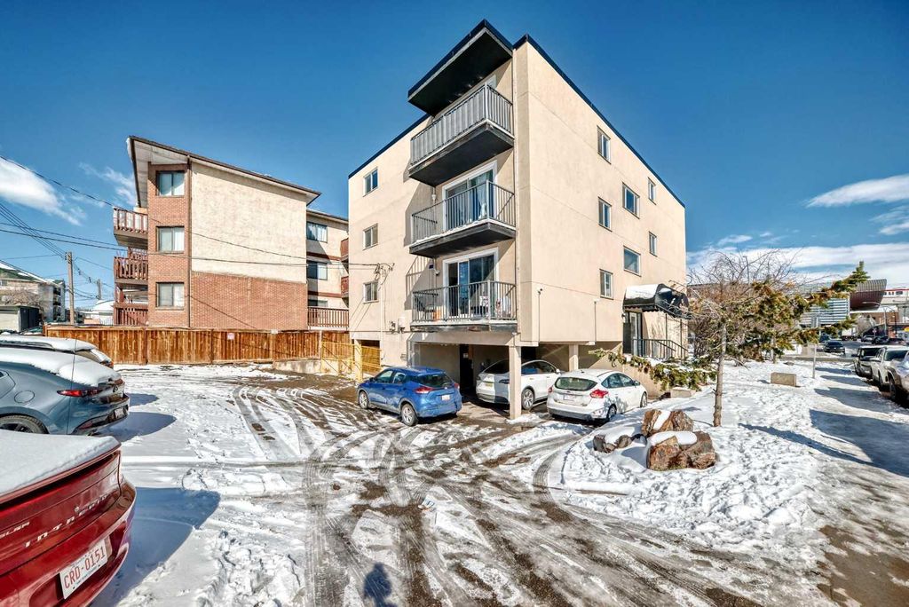 Photo of 1703 11 Avenue SW #32, Calgary, AB T3C 0N5 (MLS # A2303043)