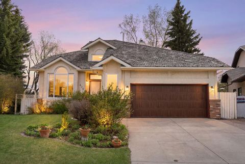 Photo of 476 Silvergrove Gardens NW, Calgary, AB T3B 4S8 (MLS # A2321403)