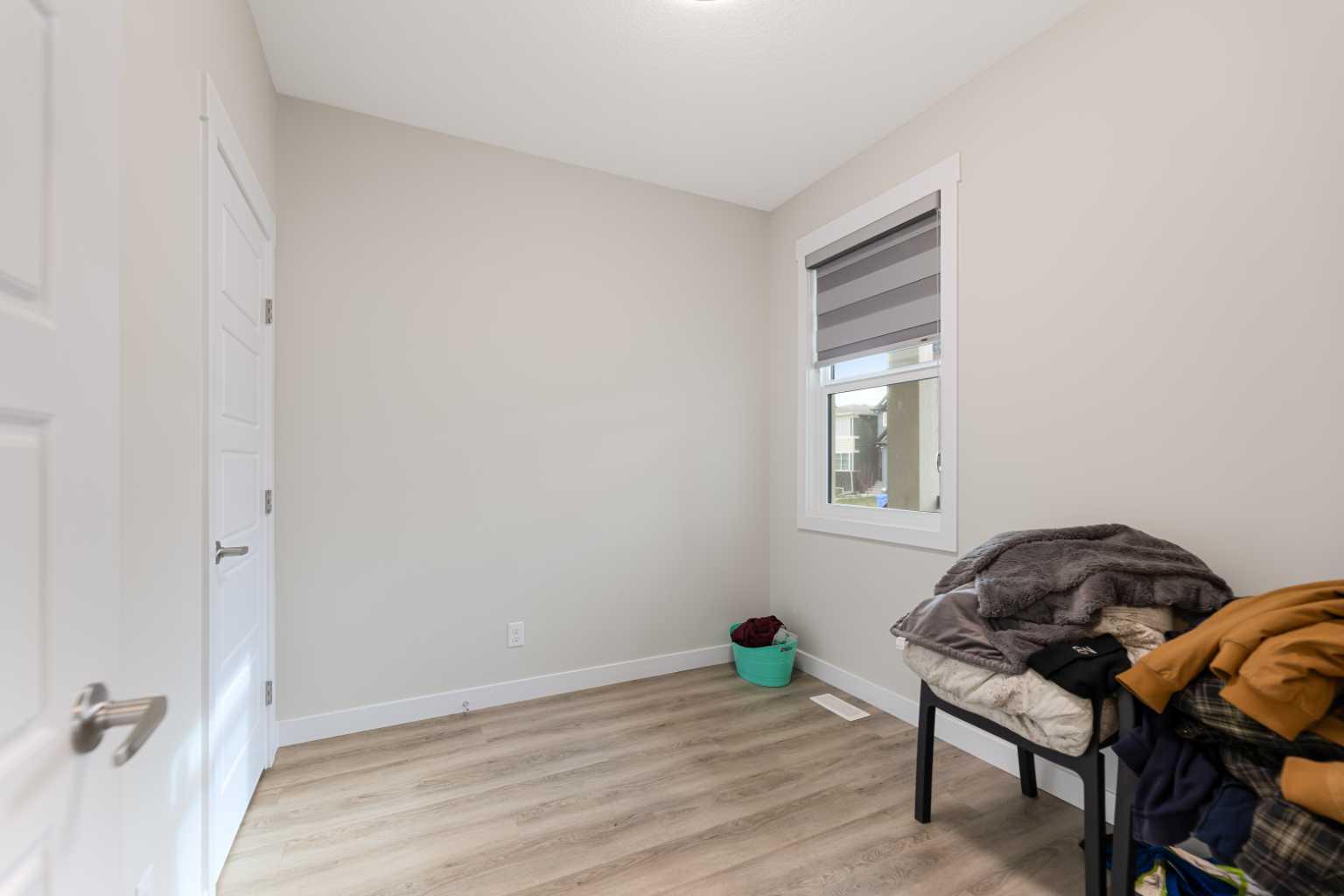 7 Corner Glen Common NE