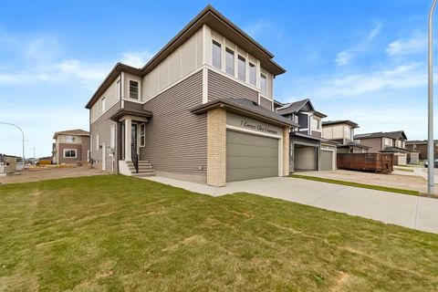 7 Corner Glen Common NE Calgary AB T3N 2L5