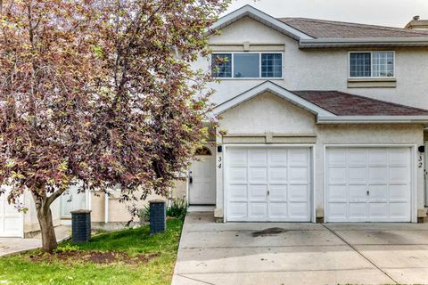 Photo of 34 Shawinigan Lane SW, Calgary, AB T2Y 2B5 (MLS # A2323550)