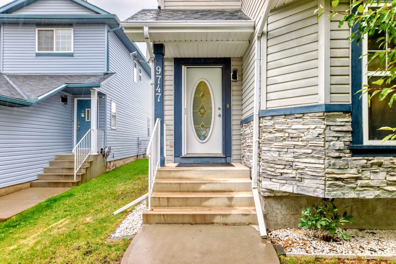 9747 Harvest Hills Link NE