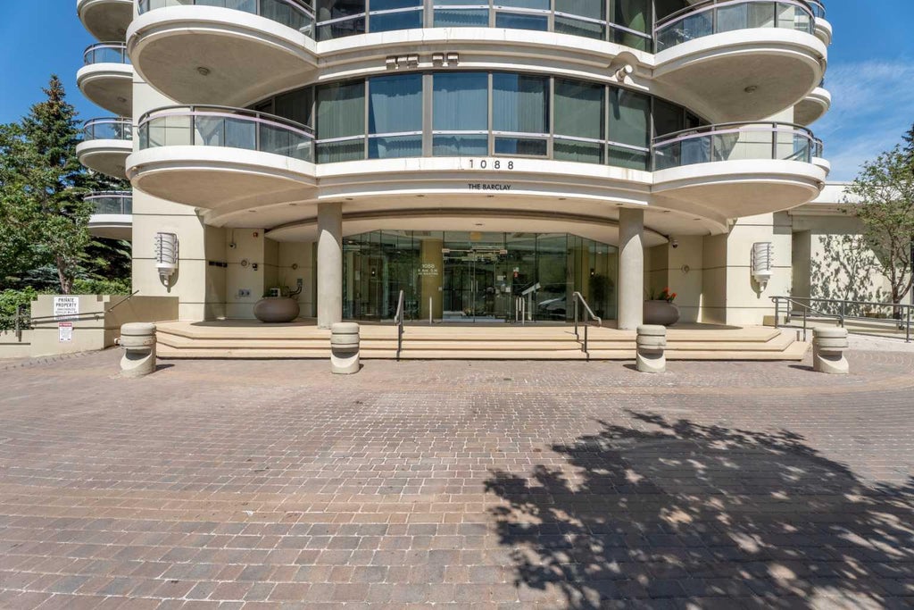 Photo of 1088 6 Avenue SW #804, Calgary, AB T2P 5N3 (MLS # A2328467)