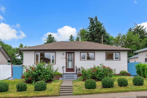 Photo of 219 Tache Avenue NW, Calgary, AB T2K 3R6 (MLS # A2336935)
