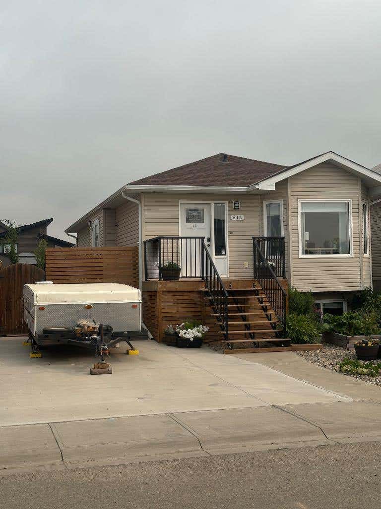 Photo of 616 Parkside Drive, Coaldale, AB T1M 0B9 (MLS # A2336507)
