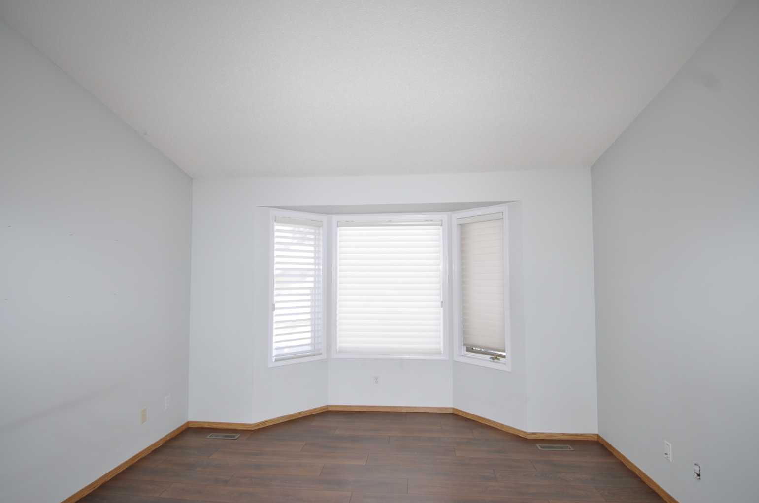 16 Edenwold Green NW