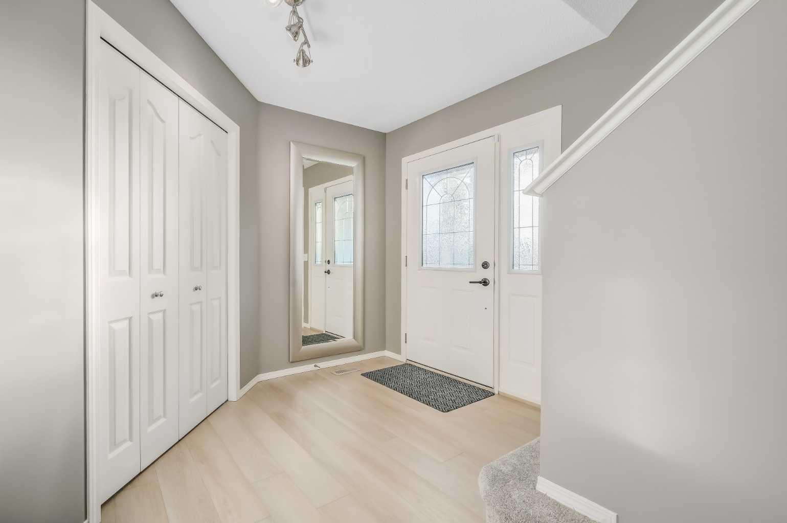 127 Kincora Drive NW