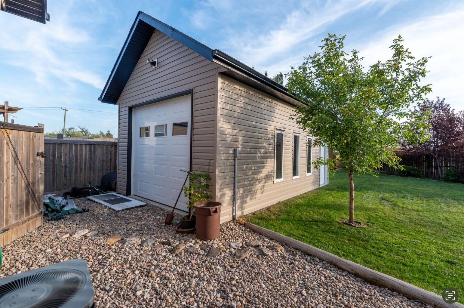 1304 54 Avenue Close