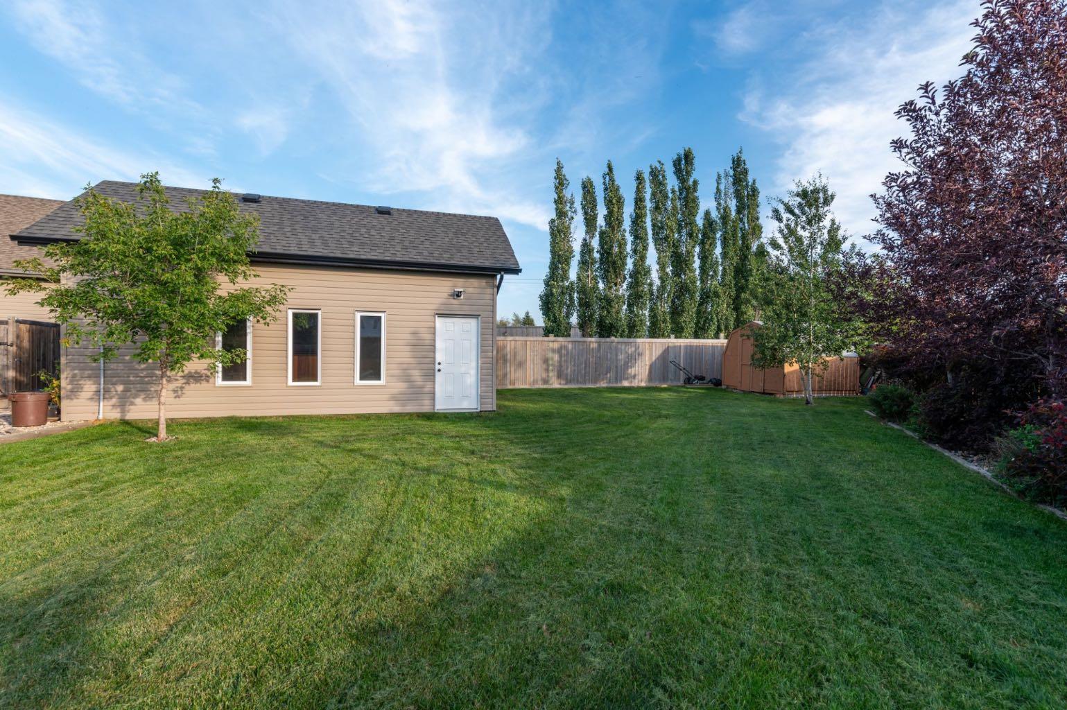 1304 54 Avenue Close