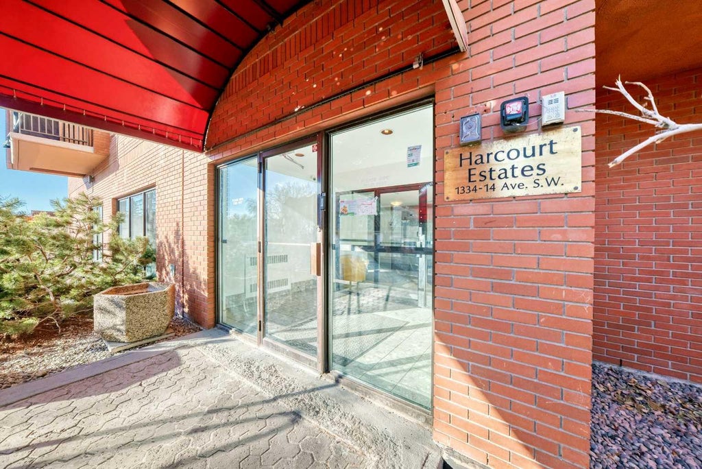 Photo of 1334 14 Avenue SW #306, Calgary, AB T3C 0W2 (MLS # A2339847)