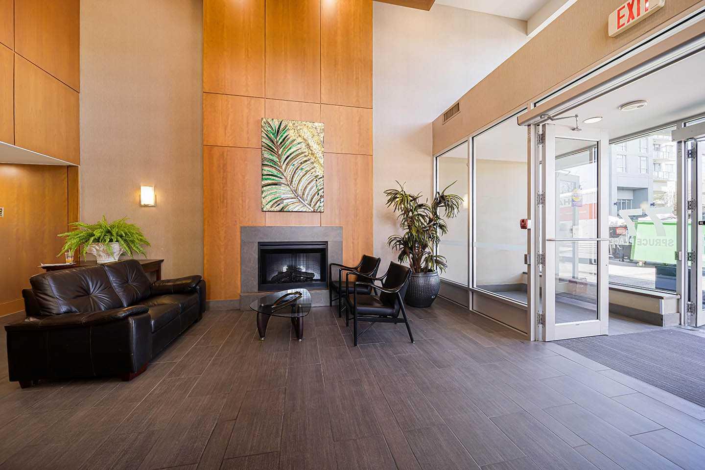 77 Spruce Place SW 707