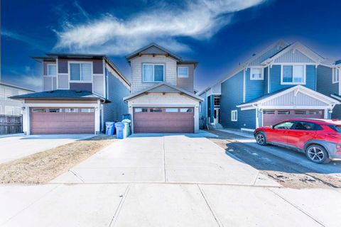90 Homestead Circle NE Calgary AB T3J 5R6