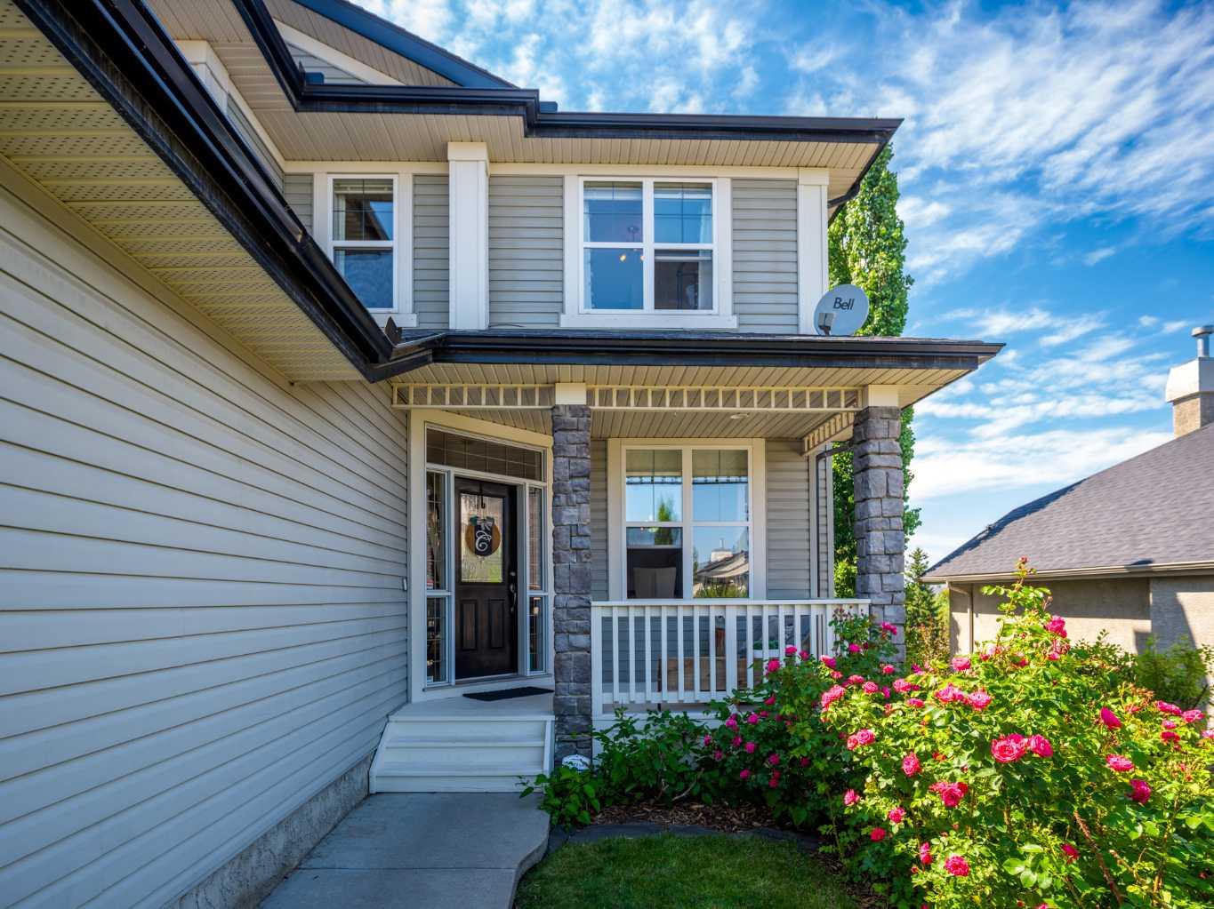 124 Valley Creek Crescent NW