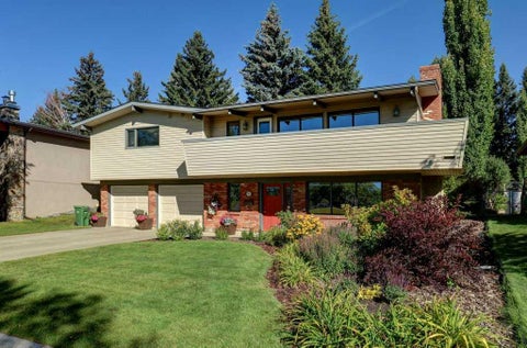 Photo of 6 Vardana Place NW, Calgary, AB T3A 0C5 (MLS # A2346493)