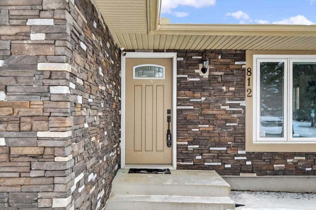 Photo of 812 Acadia Drive SE, Calgary, AB T2J 0C5 (MLS # A2291902)