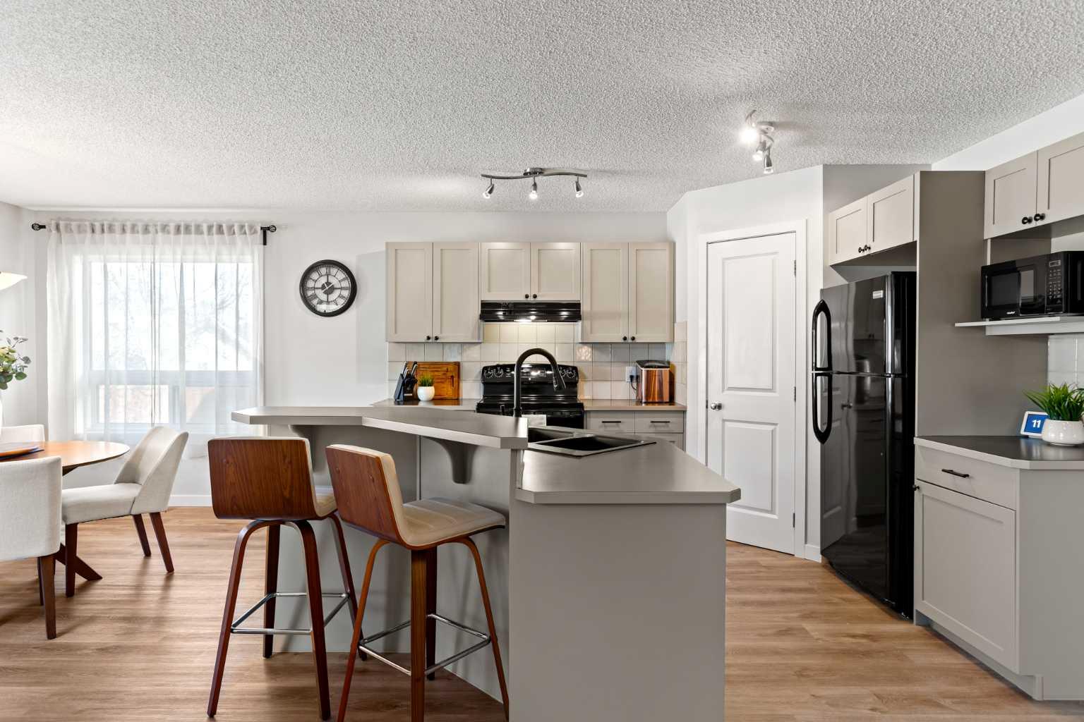 87 Elgin Drive SE