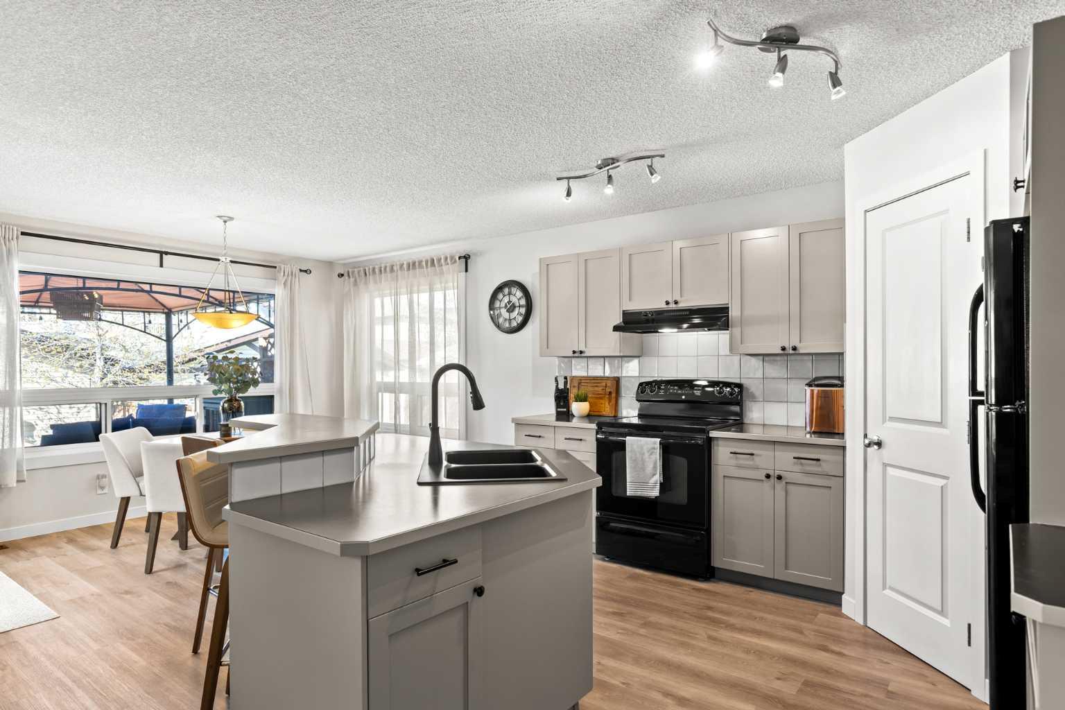 87 Elgin Drive SE