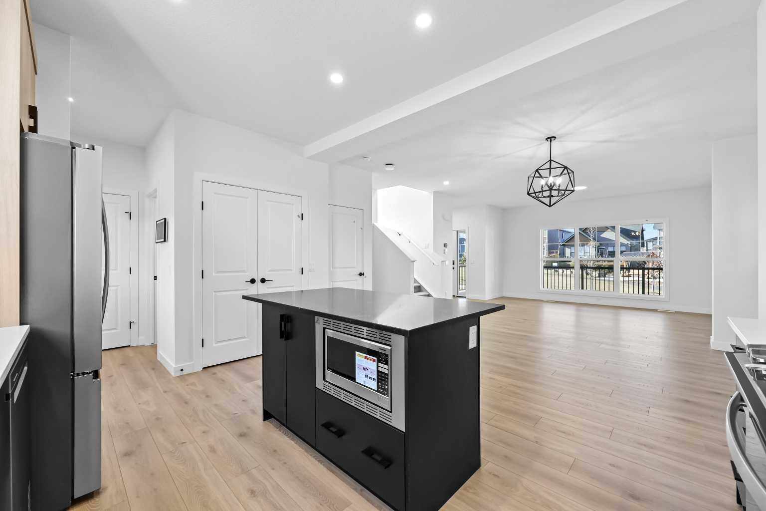 120 Mitchell Walk NW