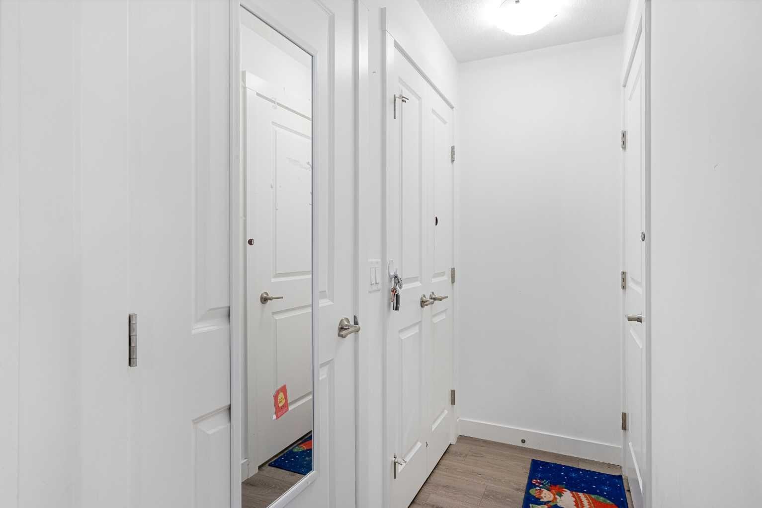 238 Livingston Common NE