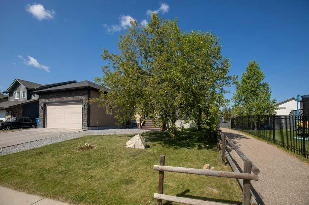 Photo of 431 Carriage Lane Crossing, Carstairs, AB T0M 0N0 (MLS # A2265667)