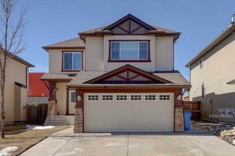 Photo of 17 Royal Birch Way NW, Calgary, AB T3G 5X8 (MLS # A2304301)