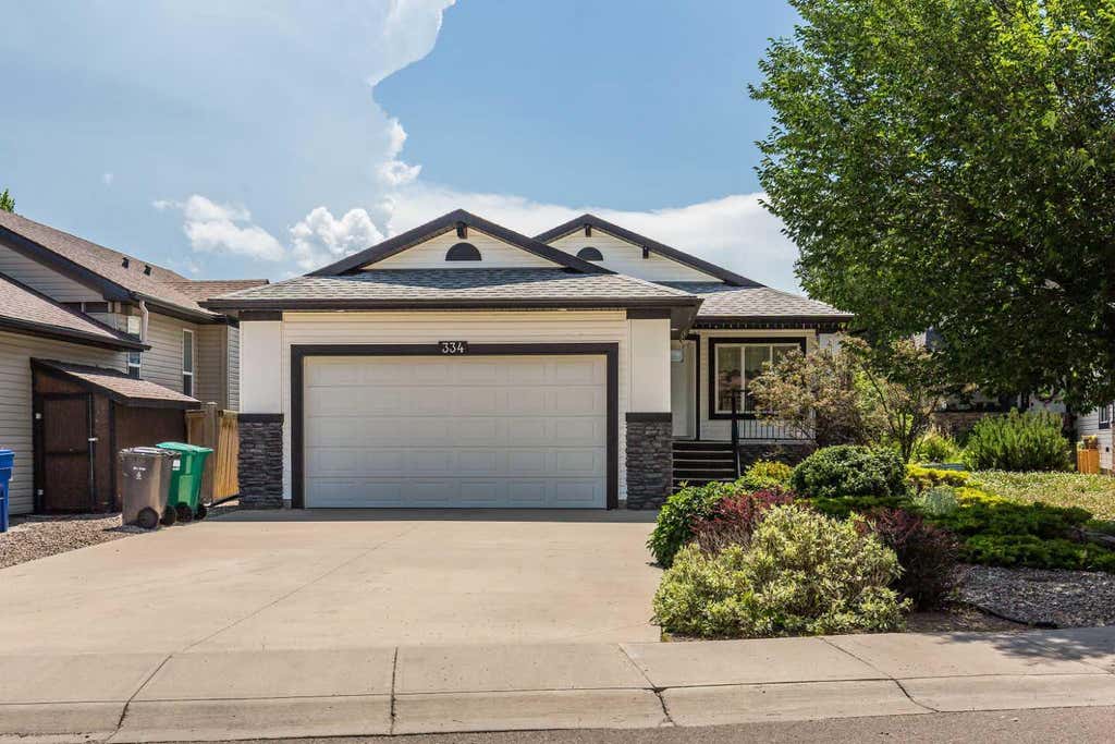 Photo of 334 Mt Sunburst Way W, Lethbridge, AB T1K 3J9 (MLS # A2327277)