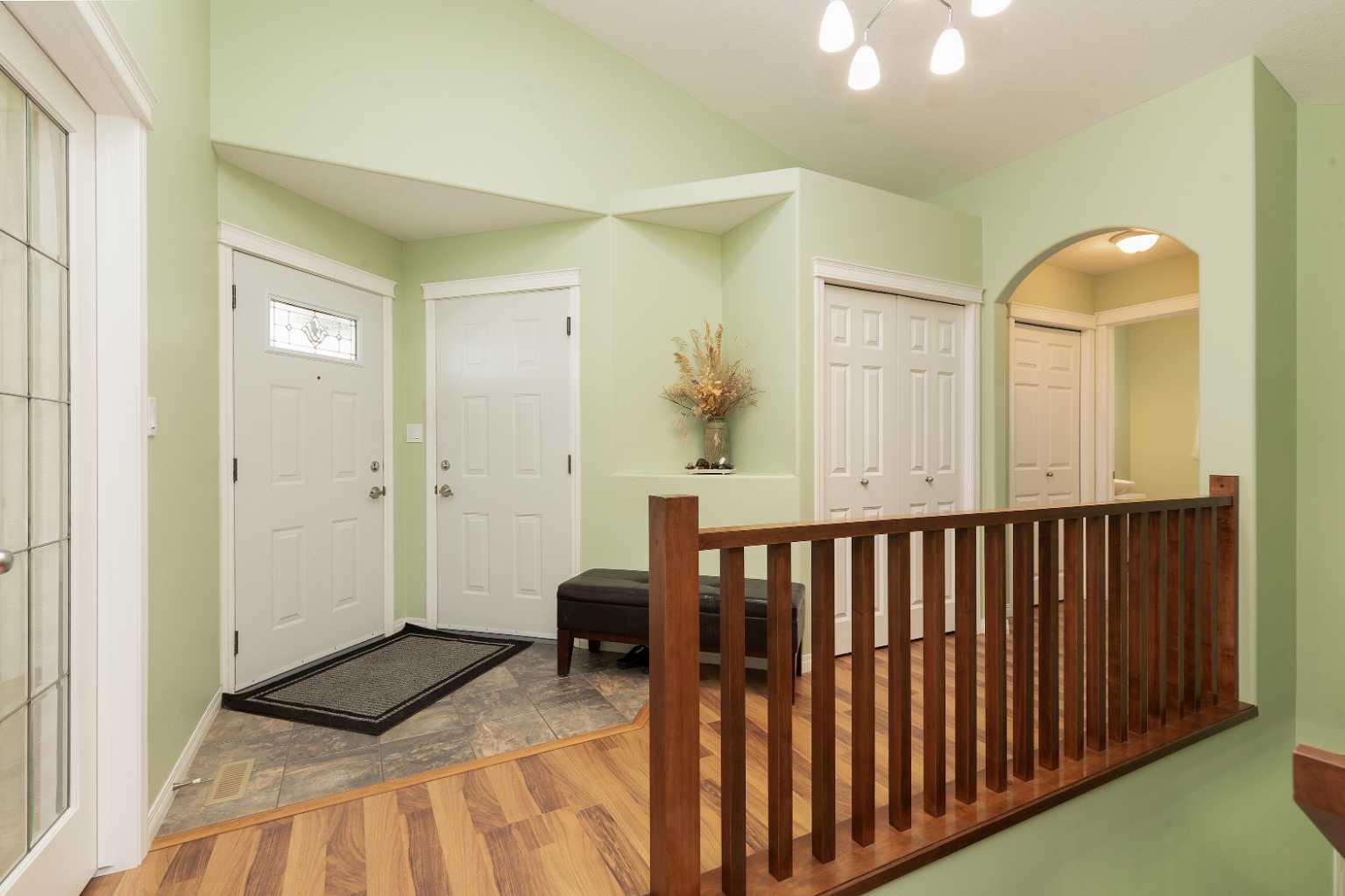 334 Mt Sunburst Way W