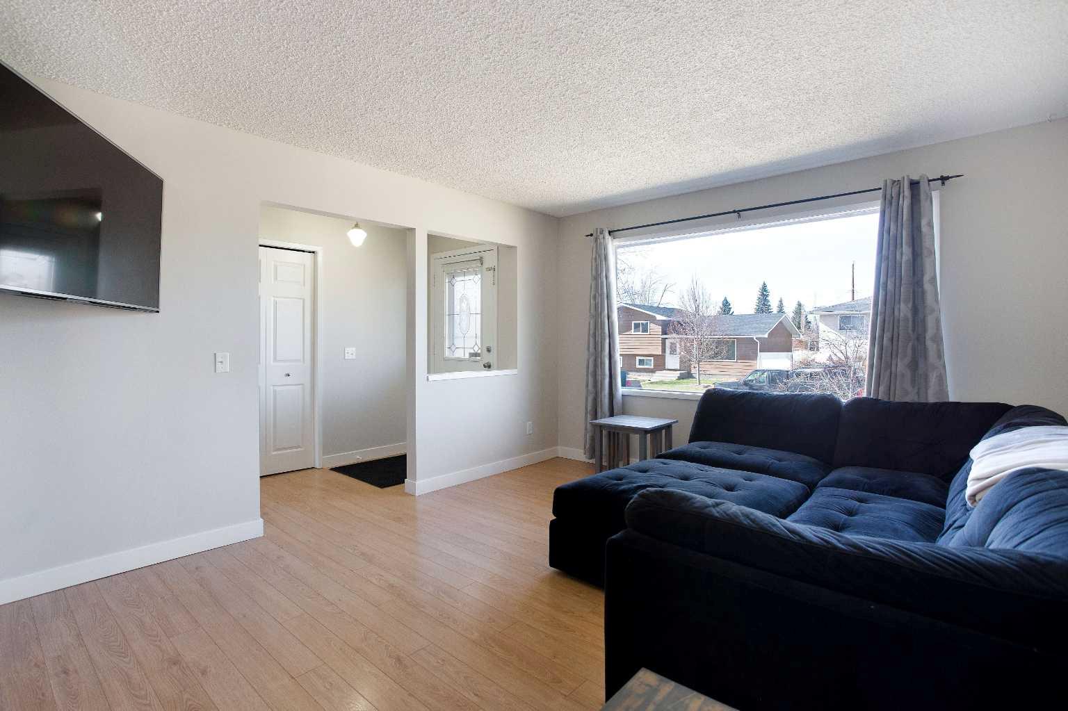 23 Queen Isabella Close SE