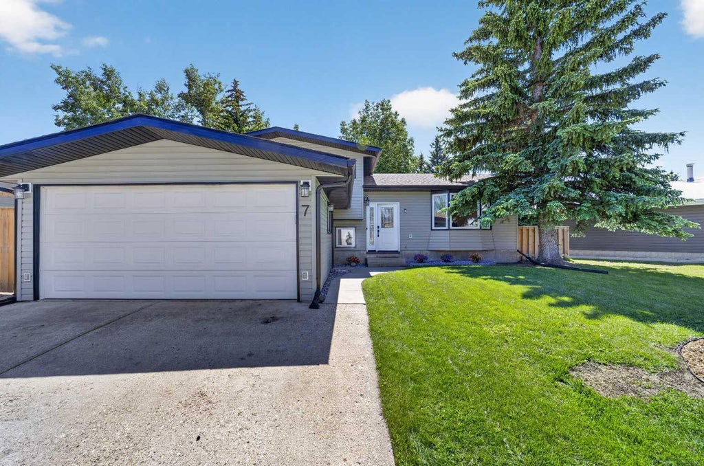 Photo of 7 Westhill Drive, Didsbury, AB T0M 0W0 (MLS # A2323785)