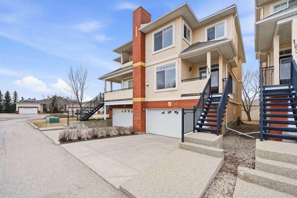 Photo of 179 Sierra Morena Landing SW, Calgary, AB T3H 4K3 (MLS # A2303081)
