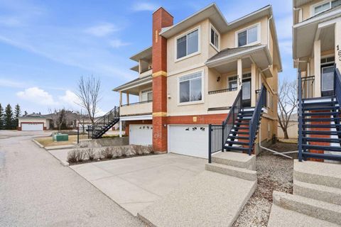 Photo of 179 Sierra Morena Landing SW, Calgary, AB T3H 4K3 (MLS # A2303081)