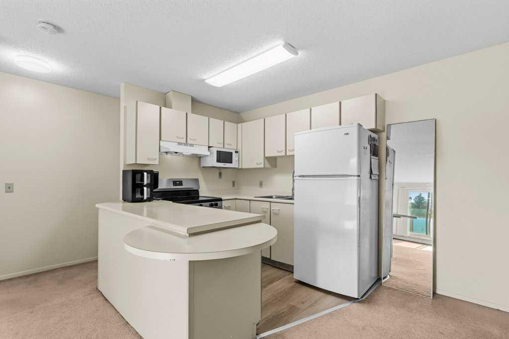 2422 Edenwold Heights NW 3400