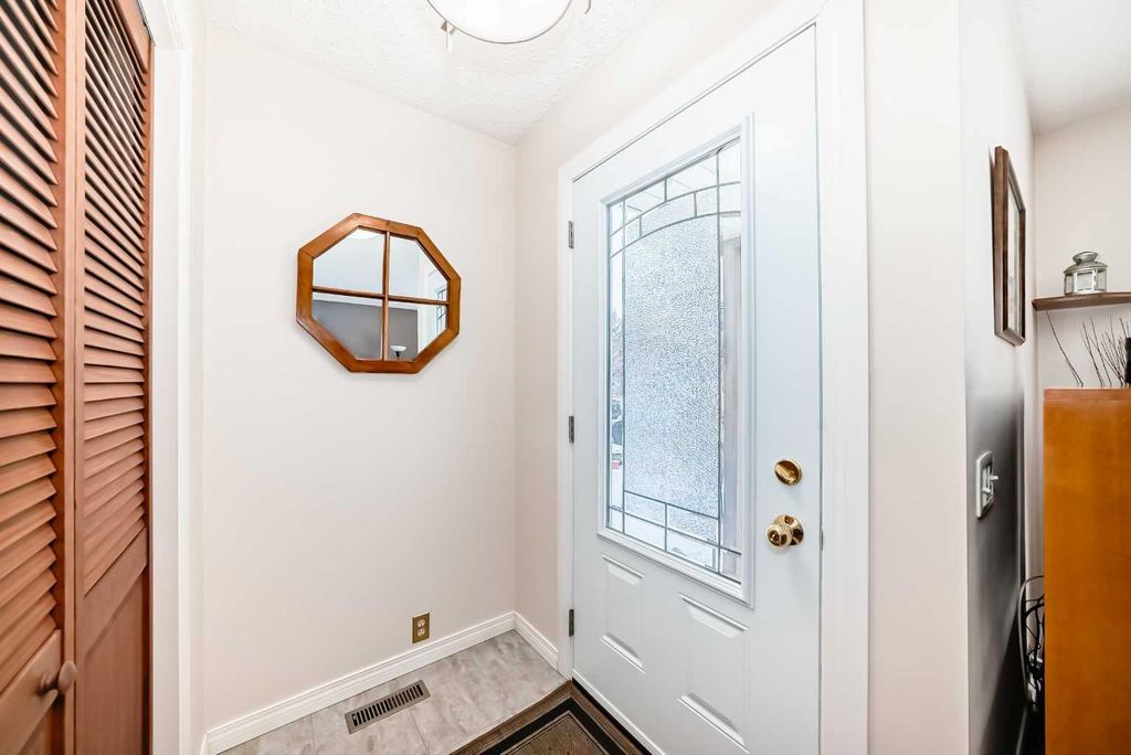 Photo of 24 Cedarwood Hill SW, Calgary, AB T2W 3J2 (MLS # A2292137)