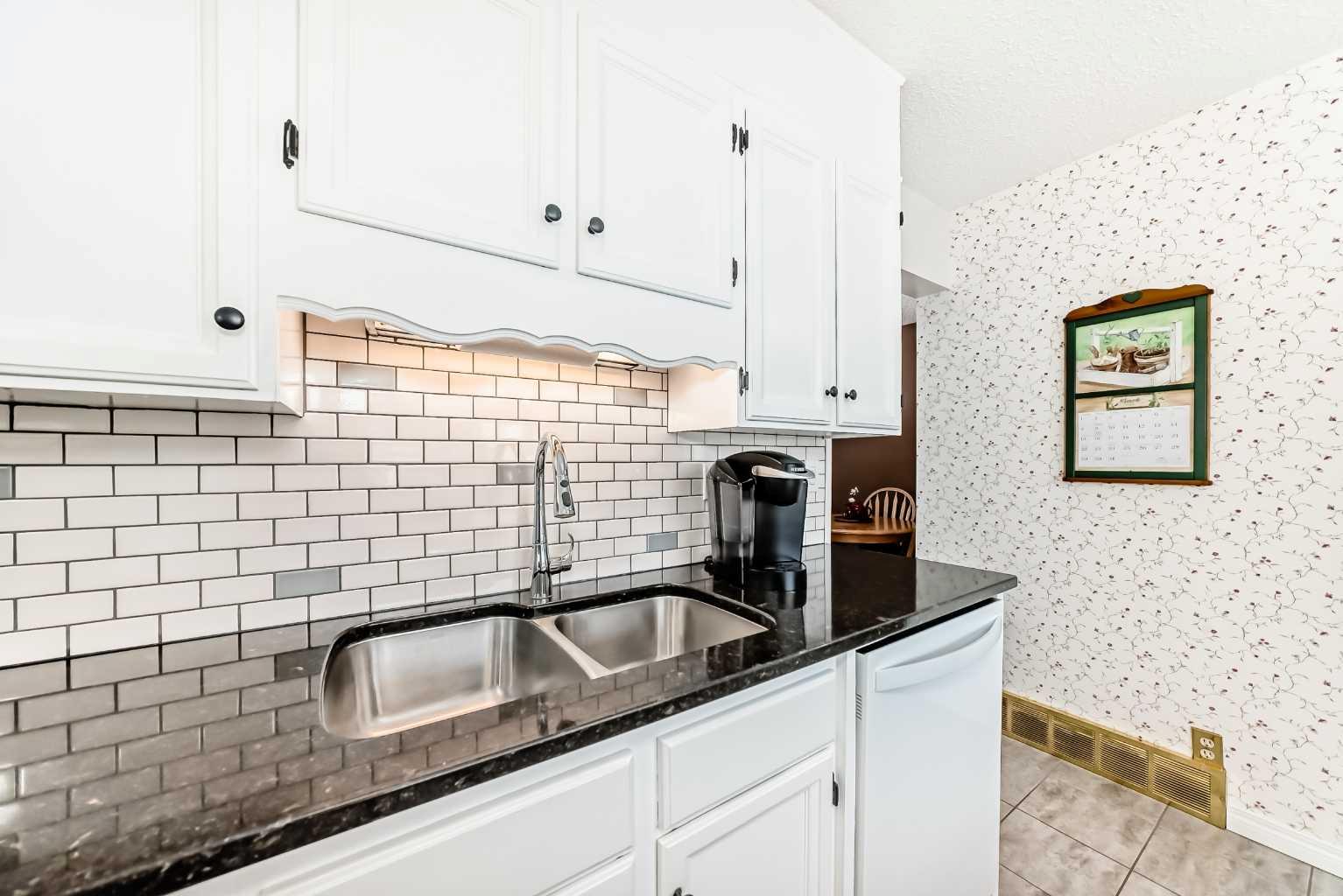 24 Cedarwood Hill SW