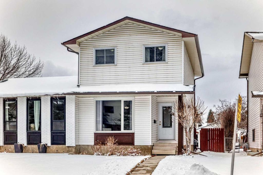 Photo of 24 Cedarwood Hill SW, Calgary, AB T2W 3J2 (MLS # A2292137)