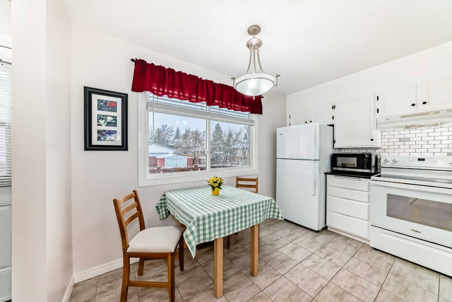 24 Cedarwood Hill SW