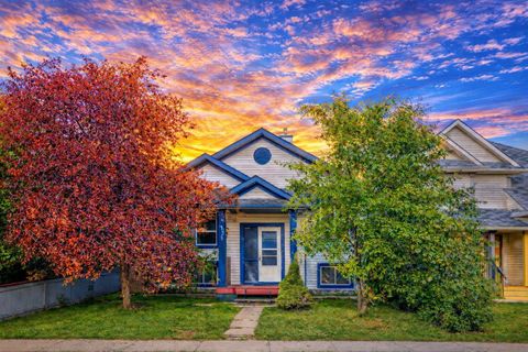 128 ERIN MEADOW Way SE Calgary AB T2B 3P7