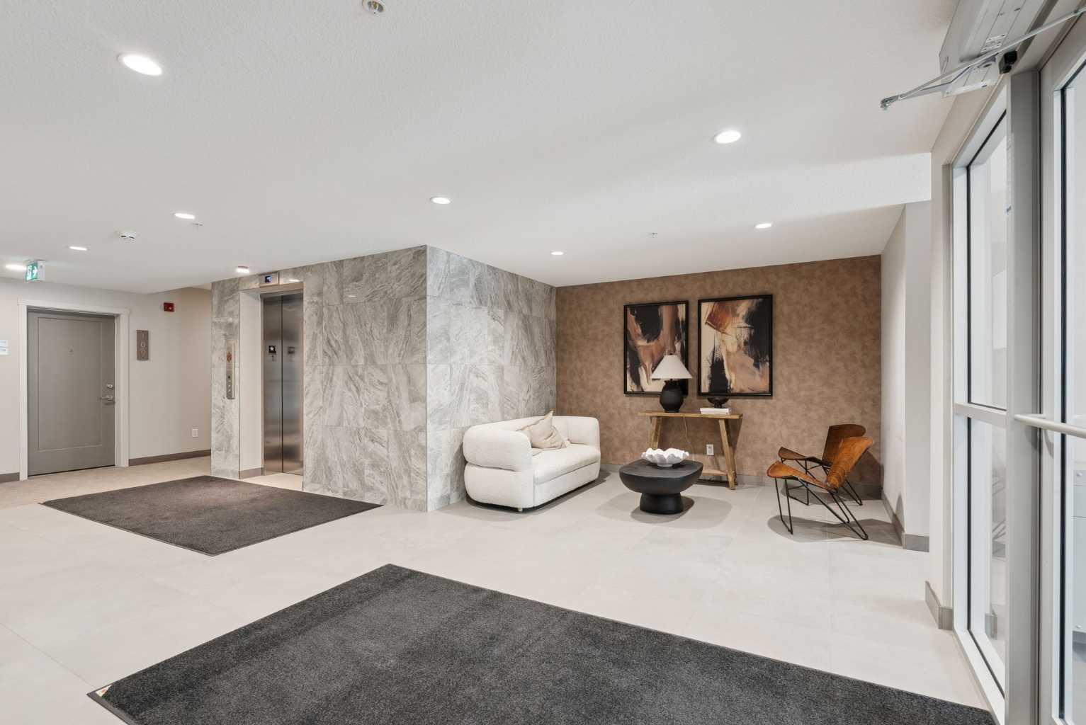 655 Shawnee Square SW 103