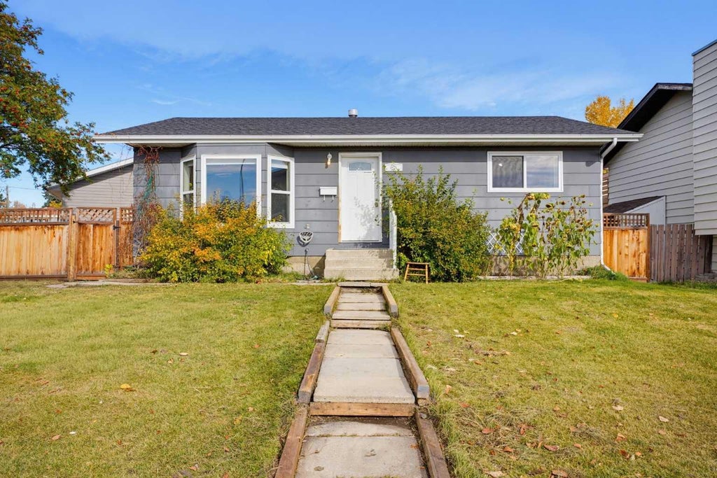 63 DUNDEE CRESCENT, PENHOLD, AB T0M 1R0 - Image 1735180753.jpeg?d=l